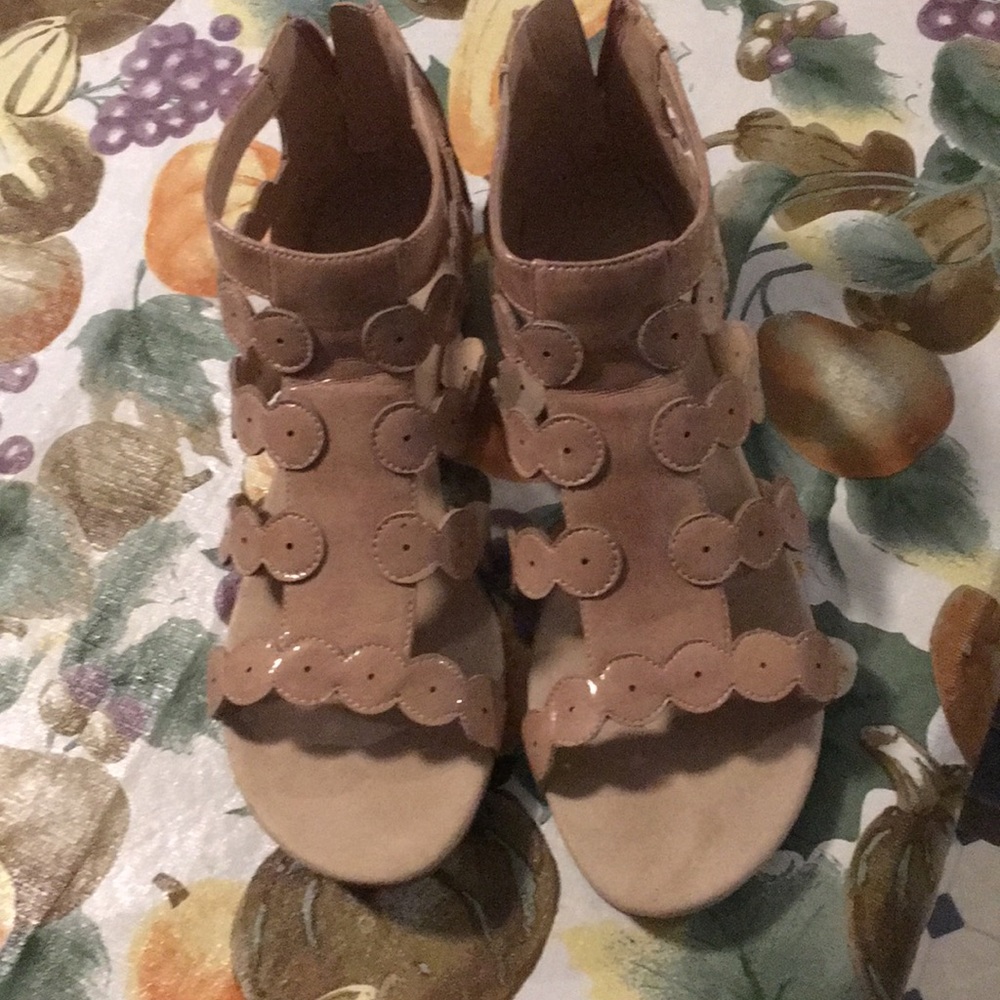 Sandals size 8M never worn